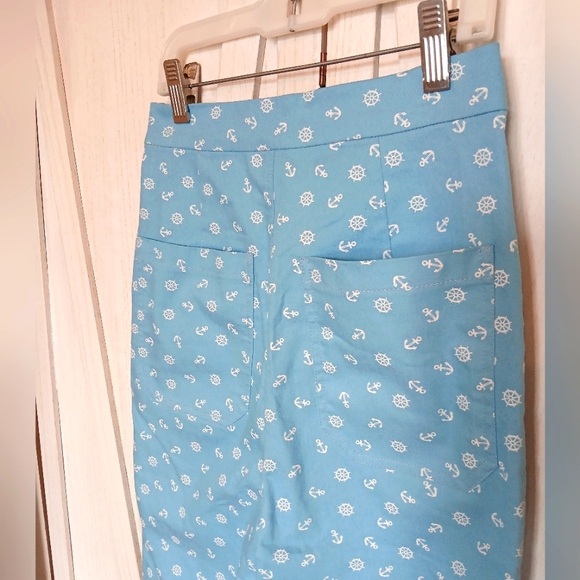 Collectif Gracie Nautical Blue Anchor Pinup Capris - XS - Picture 5 of 10